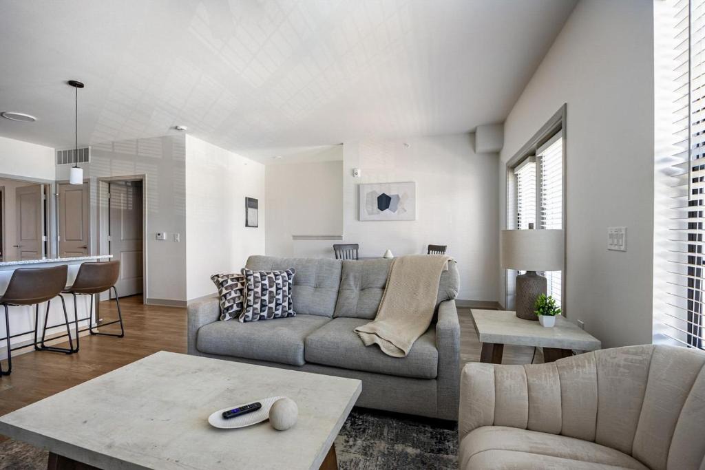 McCordsville Apartment | Landing Stylish 1BD Gym Clubhouse