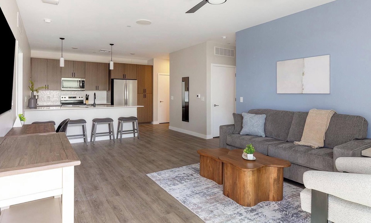 Goodyear Apartment | Landing | Stylish 2BD, Gym, Pool