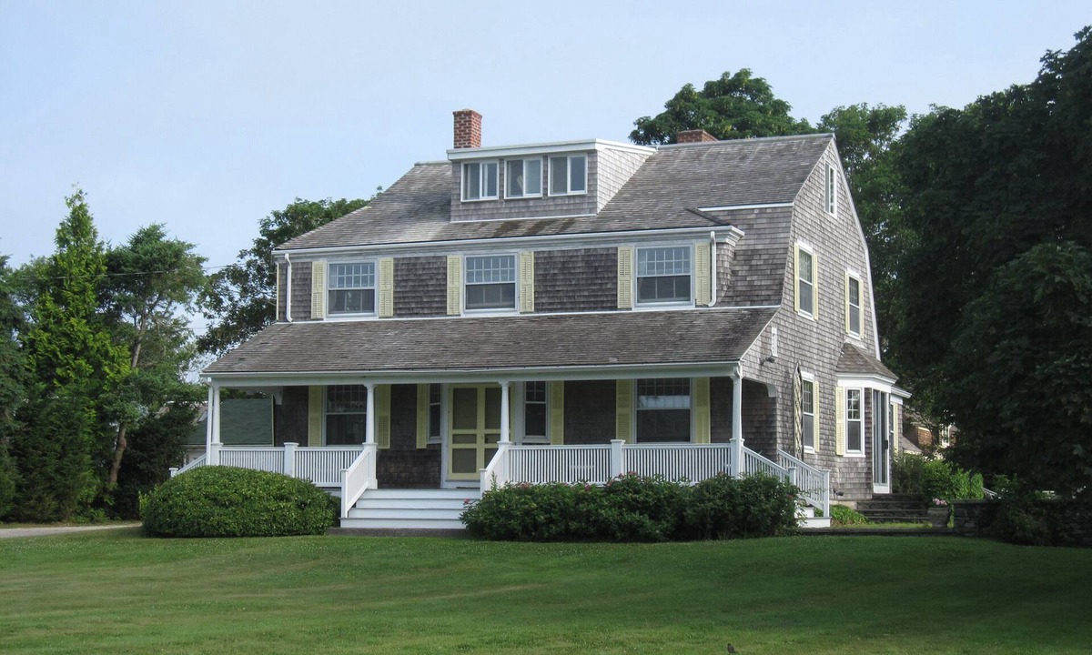 Little Compton House | Large, airy house with lots of outdoor space -- May through mid-June available!