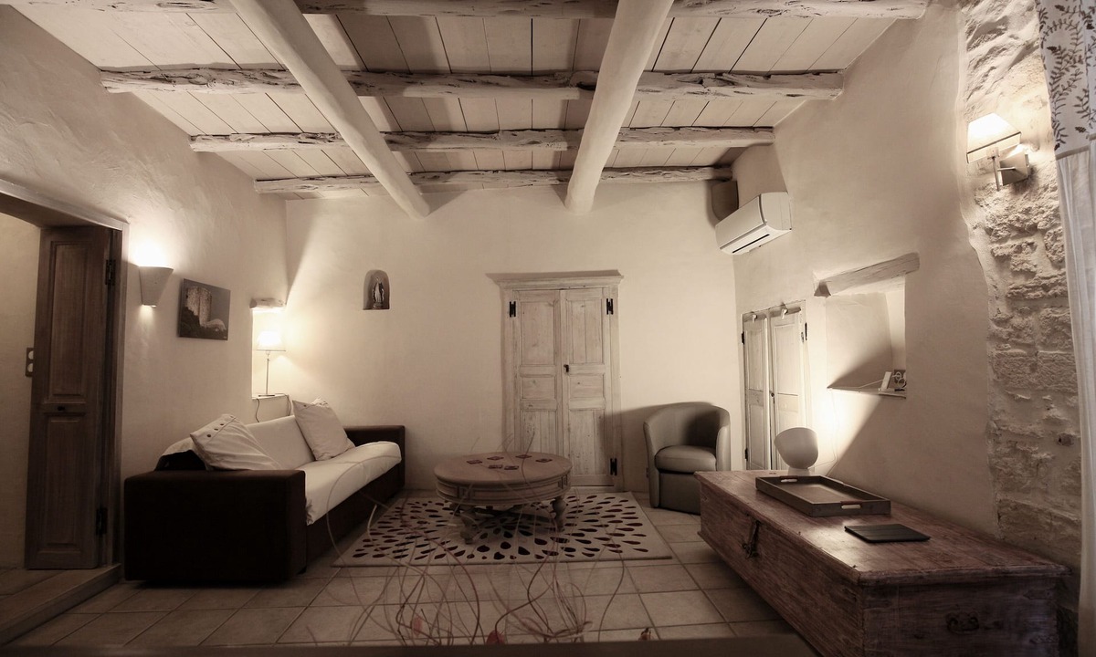 Bonifacio Apartment | LARGE RENOVATED DUPLEX 14TH CENTURY HOUSE IN UPPER TOWN