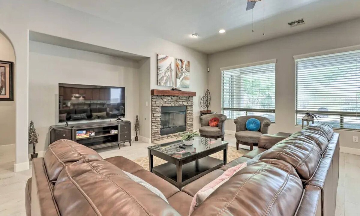 Southern Highlands House | Large Serene Home in Gated Community Near South Mountain