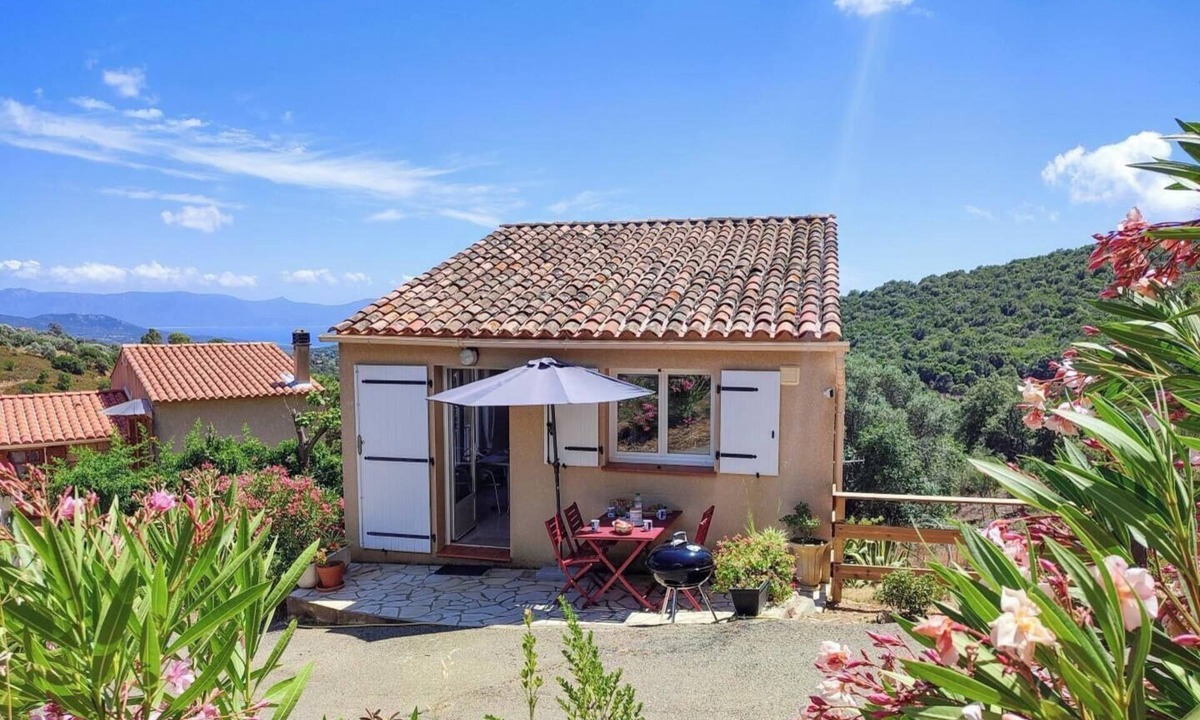 Serra-di-Ferro House | LE GENEVRIER - SERRA DI FERRO
