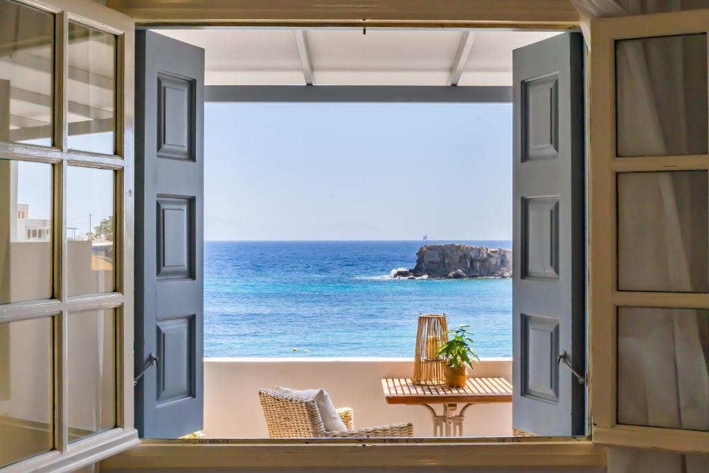 Lefkos Apartment | Le Grand Bleu Studios & Apartments