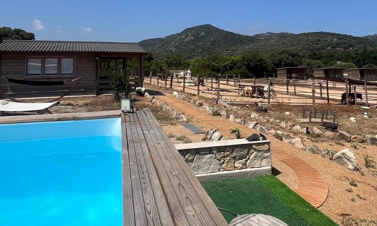Occhiatana Ski Chalet | 'Les Chalets De Tesa' with Mountain View, Wi-Fi, and Air Conditioning