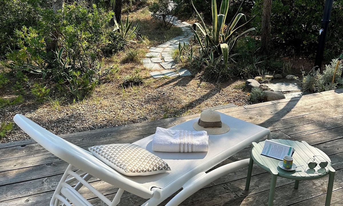 Biguglia House | Les pieds dans l'eau, house sleeps 4, lido de la Marana, unique location.