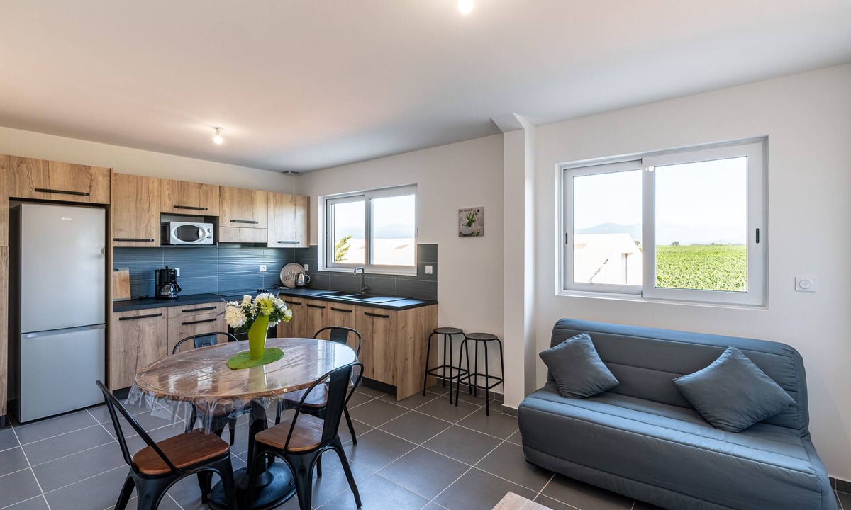 Tallone Apartment | Les Terres Rouges - Two Bedroom Apartment, Sleeps 6