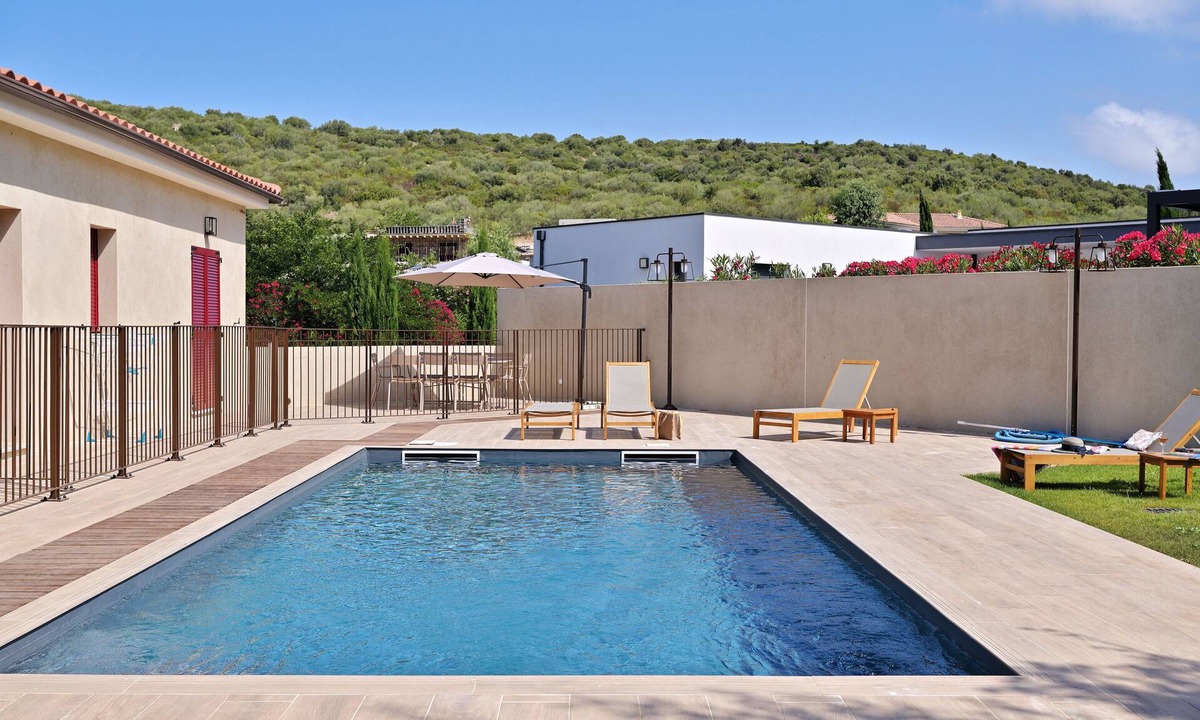 Oletta Villa | Les volets rouges - luxury villa with swimming pool - Oletta St FLorent - Pegonia