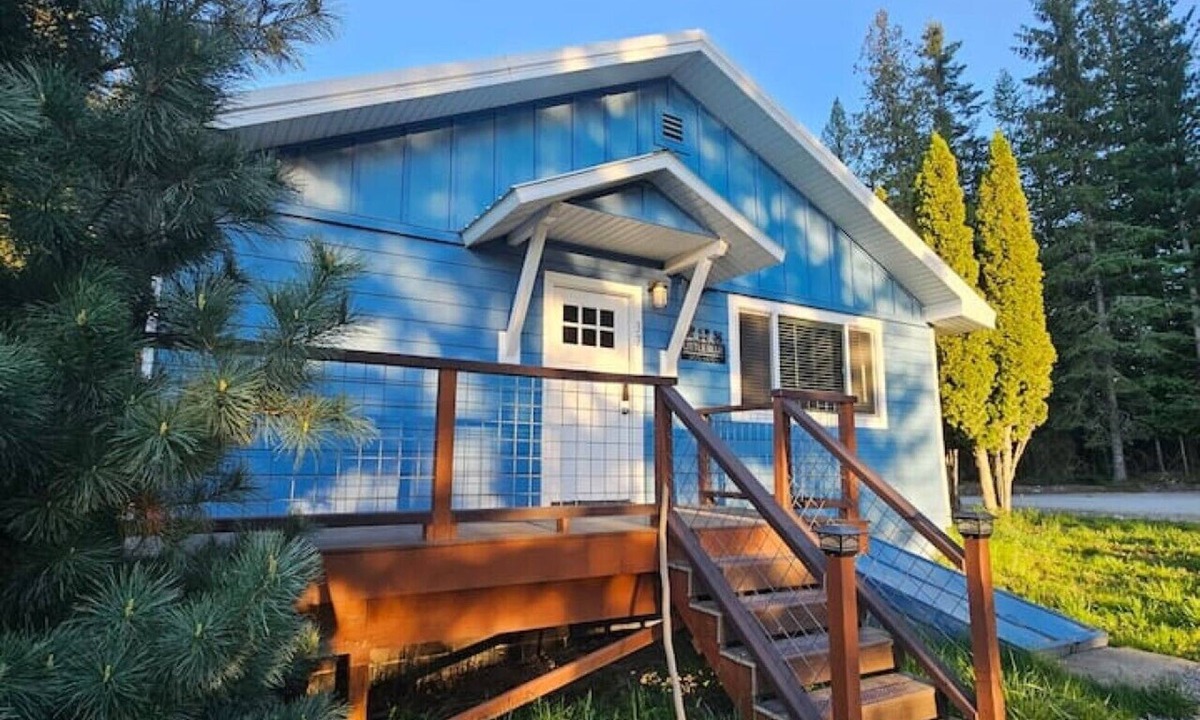 Sagle House | Lil Blue Dog Haven II
