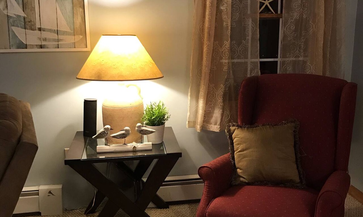 Adamsville Apartment | Little Compton Coastal Oaks