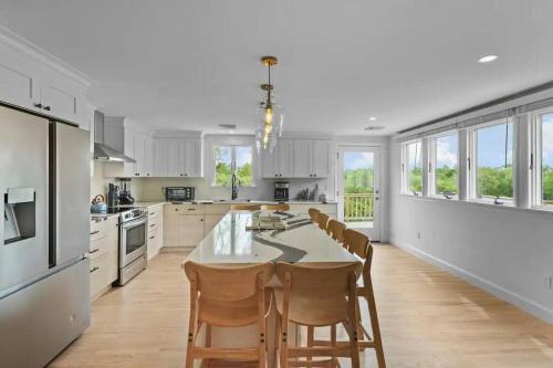 Middletown House | Little Creek Retreat Private hot tub & yard - RIBryan Properties