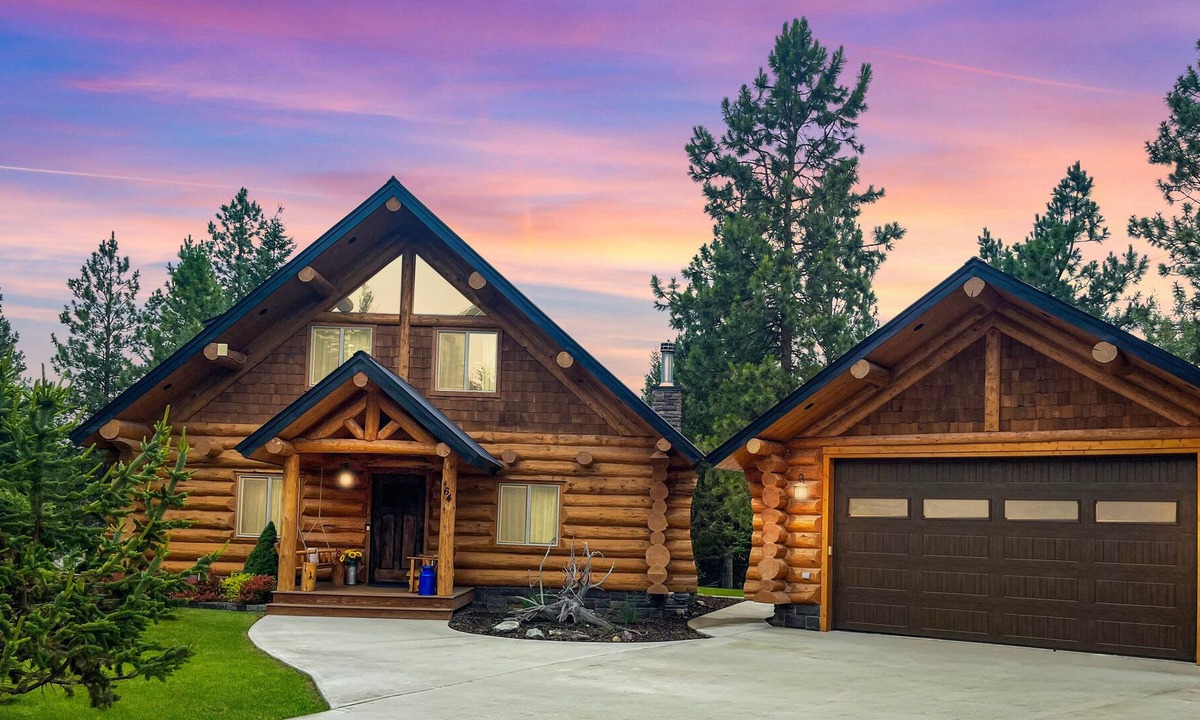 Rexford House | LOG HOME new built- 4bds-3 levels-golf nearby