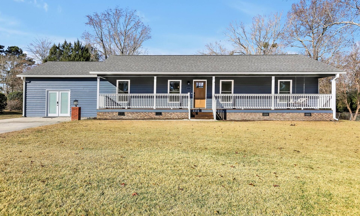 Wrightsboro House | Louisiana Charm, 4 bedroom, 5m to ILM, Private Yard & Fire Pit