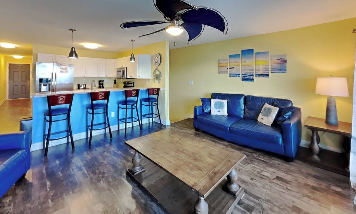 Put-in-Bay Condo | Love Being Near the Water? Perfect | 10 ppl | C111