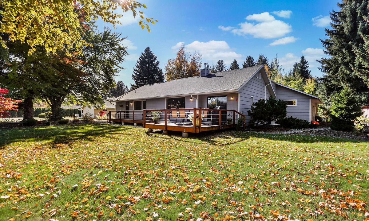 Ponder Point House | Lovely Home w/Private Dry Sauna, Fireplace, Free WiFi - Close to Skiing