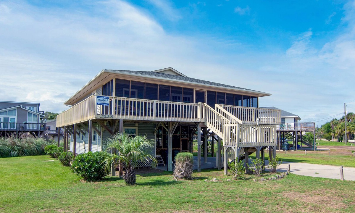 Edisto Island House | Lovely House Across Street From Beach w/ Lagoon Views + 2 Dogs Okay