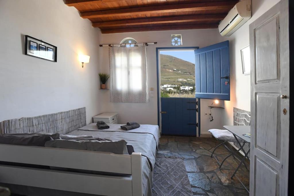 Tinos Town Apartment | Lovely Studio Apartment For 2 Ppl In Tinos