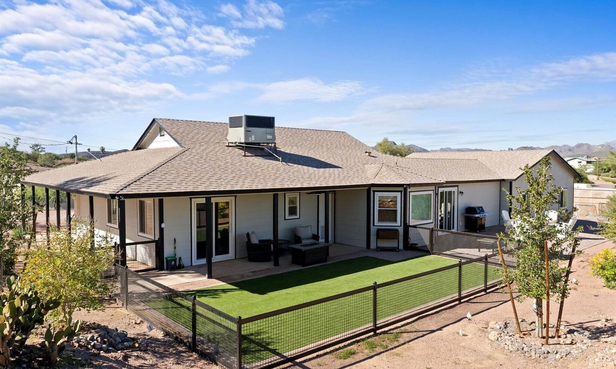 Queen Valley House | Luna Mesa/Private Back Yard, Pet Friendly, Telescope and Stargazing