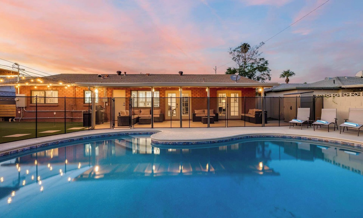 Scottsdale Estates Six House | LUX w/Guest House, Pool, Putt, Mins to Old Town