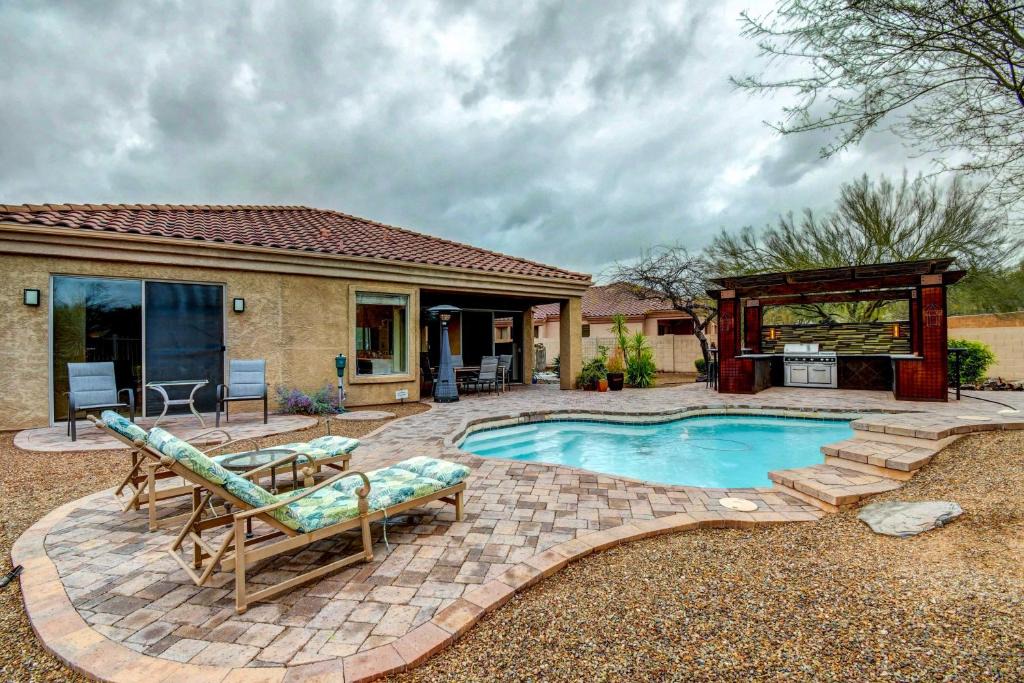 Glen Eagle House | Luxe Couples Retreat w/Pool & Outdoor Kitchen!