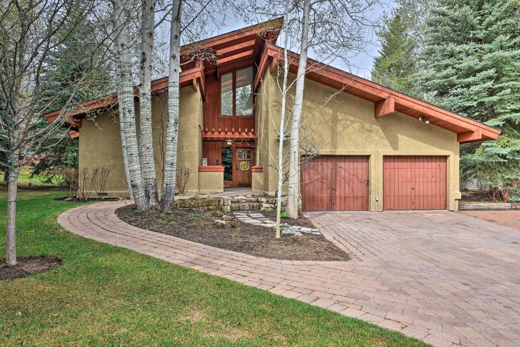 Twin Creeks House | Luxe Sun Valley Retreat w/Hot Tub, 3 Mi to Resort