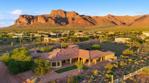 Apache Junction Villa | Luxurious Tuscan-style Villa with magnificent panoramic views