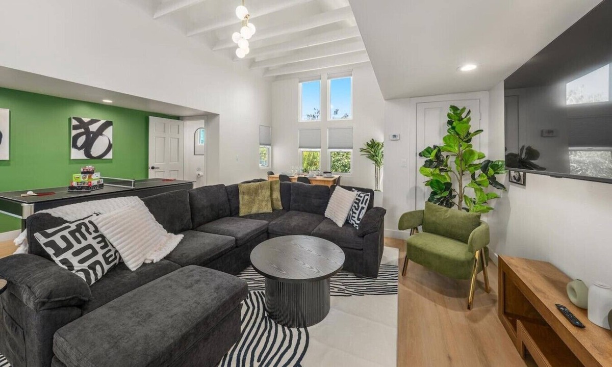 Camelback East Villa | Luxury 2B/1.5B-king bds-mnt views-games-mins to DT