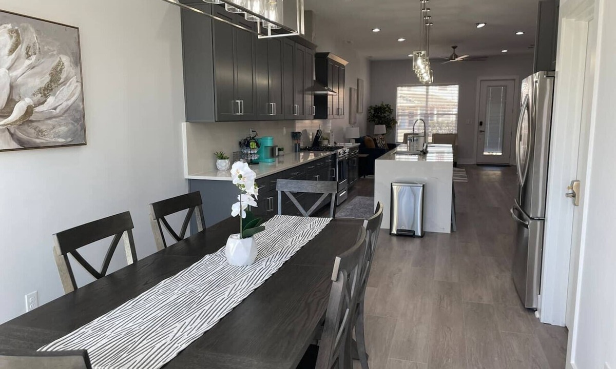 Fall Creek Place House | Luxury 4BR/5BA Downtown Indpls