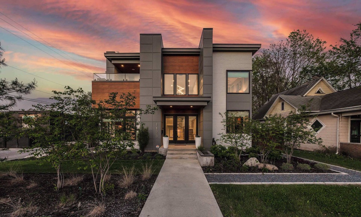 Fountain Square House | Luxury Fountain Square Home | Perfect for Groups!
