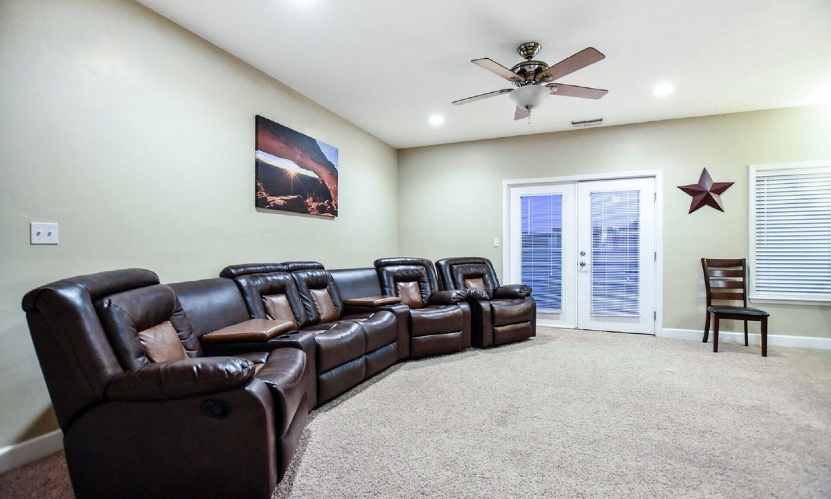 Moab South Valley House | Luxury in the Red Rocks: 4BD/2 BA, fenced backyard, Hot Tub