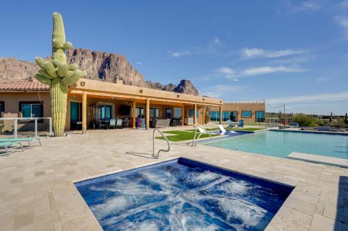 Apache Junction House | Luxury Outdoor Oasis! Superstition Mtns Retreat