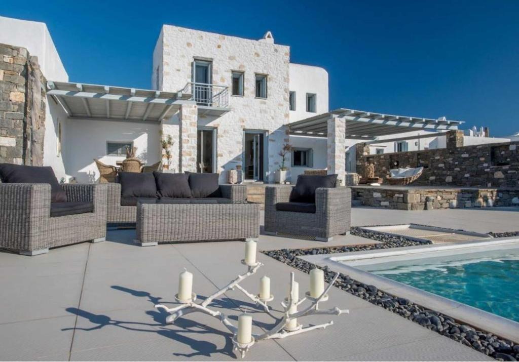 Chrissi Akti Villa | Luxury Paros Villas De Luxe Villa 4 Bedrooms Sea View & Sea Access