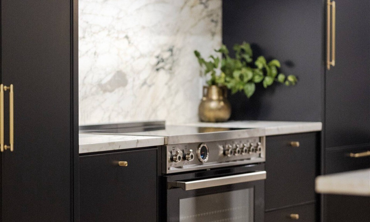 Fashion Square House | Luxury single-level townhome -walking distance to world-class shopping/dining