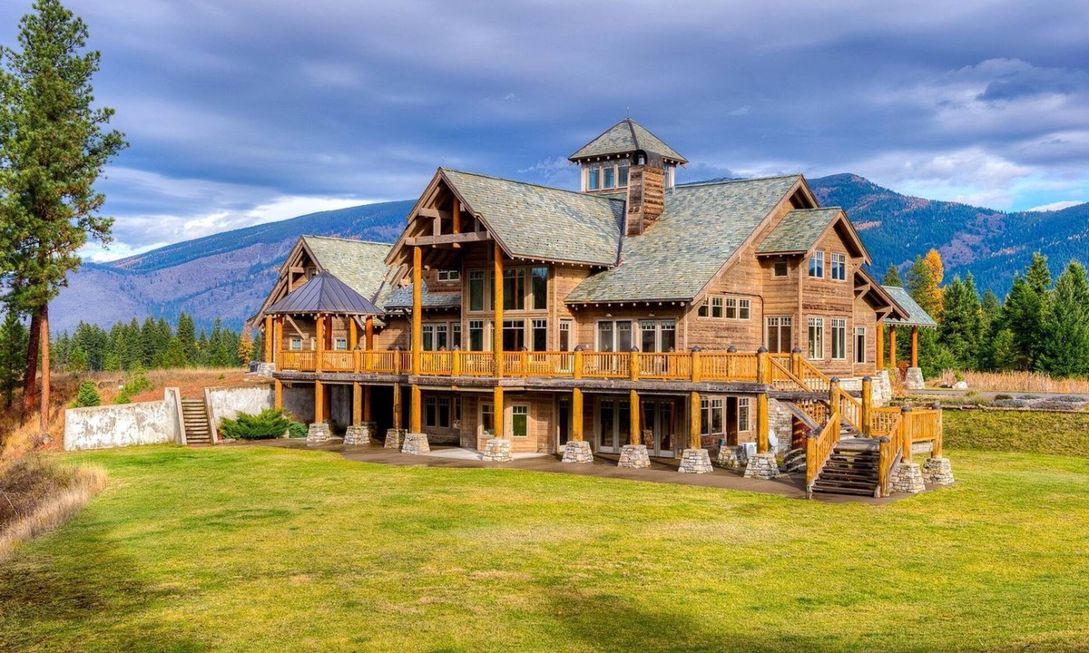 Trout Creek Cabin | Luxury Suite with a Fireplace for a Lodge Getaway in Northwest, Montana