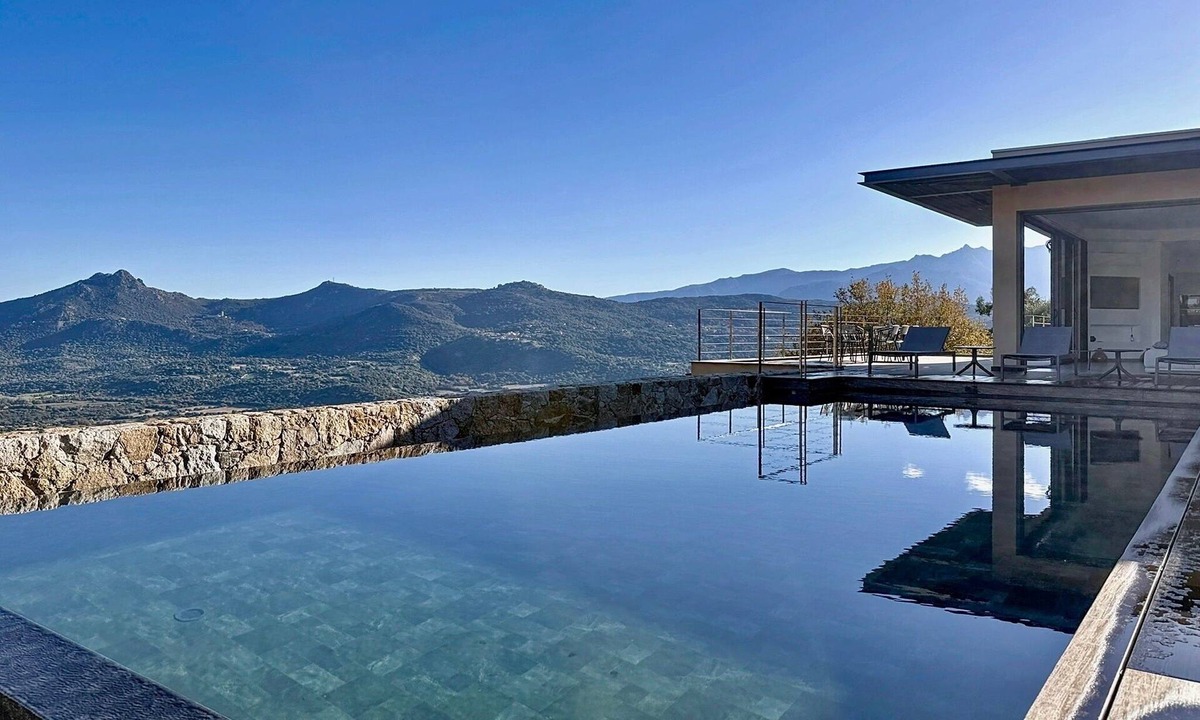 Lumio Villa | Luxury villa, infinity pool, panoramic mountain view