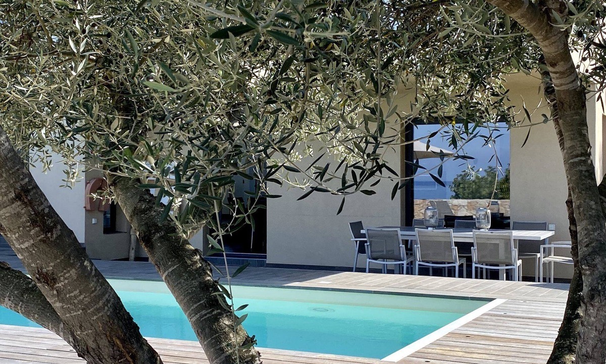 Marine de Davia Villa | Luxury villa - swimming pool, air conditioning, sea view, beach and coves within walking distance
