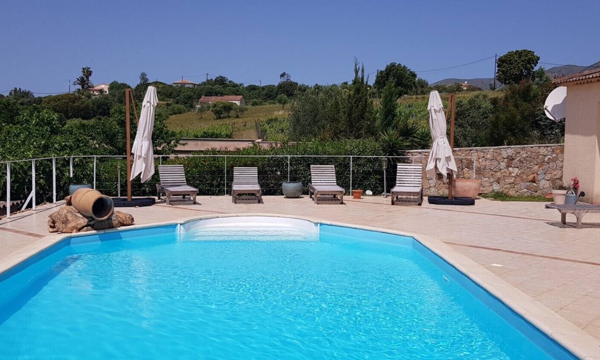 Afa Villa | Magnificent villa with swimming pool and wooded garden