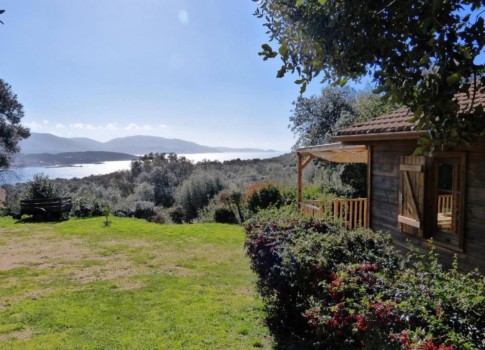 Vetricella Ski Chalet | Magnifique chalet vue mer, a quelques minutes des plages