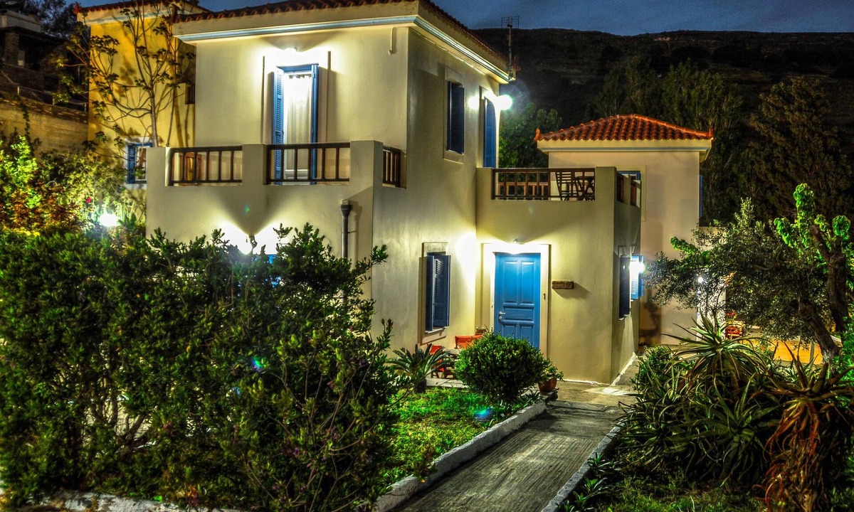 Andros House | Mainades Maisonettes and Studios