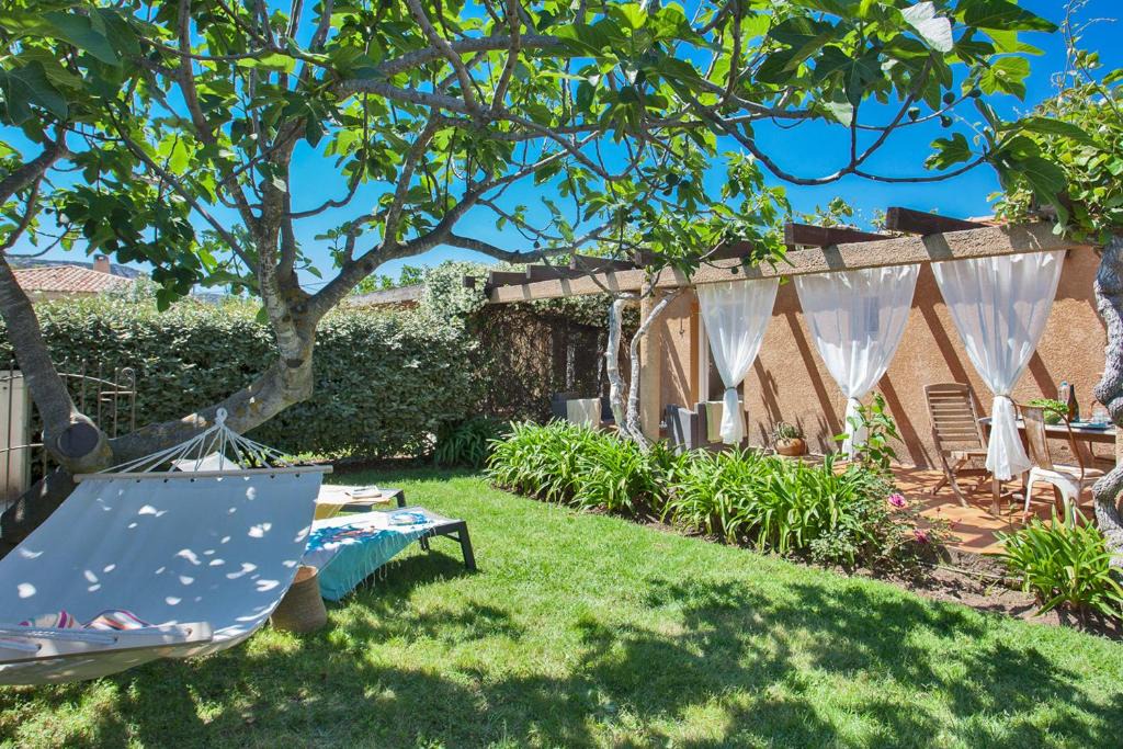 Calvi Villa | maison kiwi avec piscine chauffée terrasse jardin et bbq à Calvi