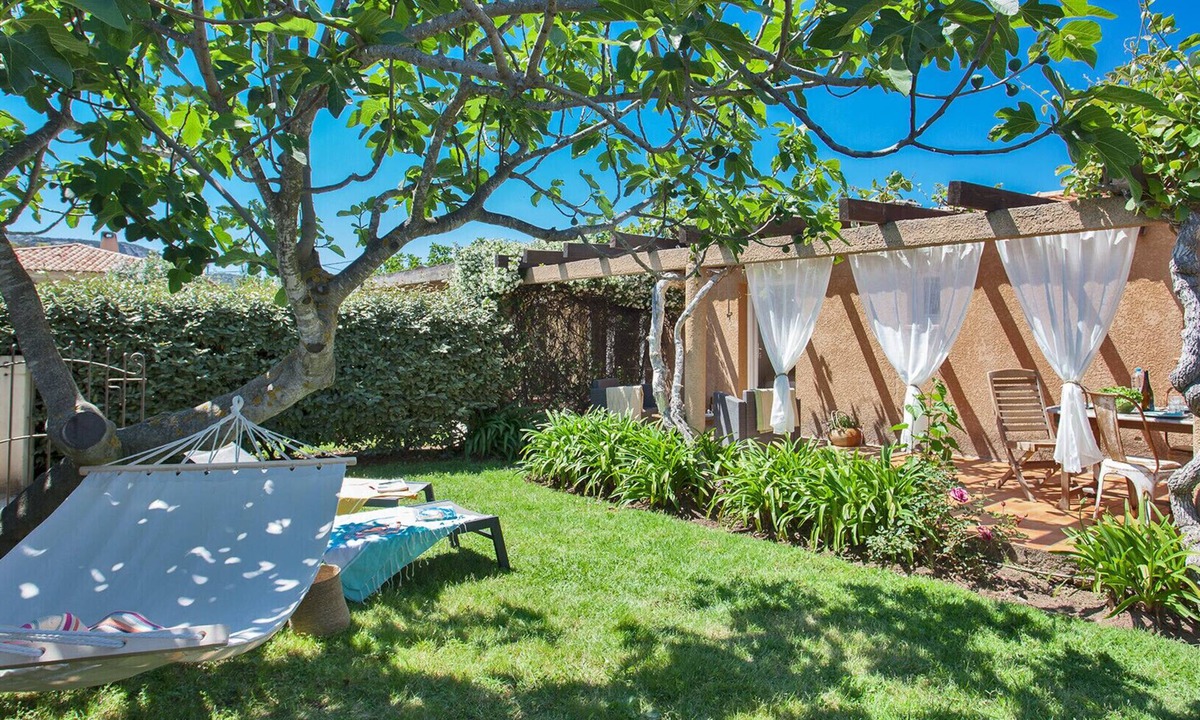 Calvi Villa | maison kiwi avec piscine chauffée terrasse jardin et bbq à Calvi