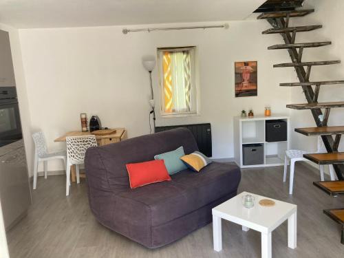 Corte Apartment | Maison Kyprea: charmant appartement/duplex , spacieux, tout confort avec terrasse extérieure privée, parking privatif , vue pittoresque sur la citadelle de Corté et les montagnes.