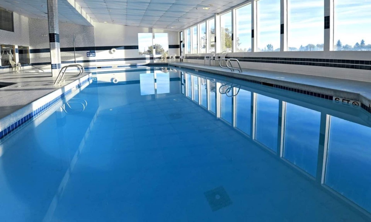 Idaho Falls Resort | MAJESTIC IDAHO FALLS, 2 LOVELY UNITS! POOL, SPA, JACUZZI!