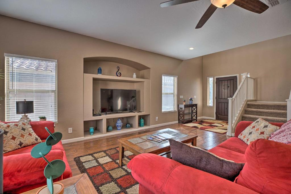 Maricopa House | Maricopa Home w/Outdoor Seating, 2 Mi to Golf!