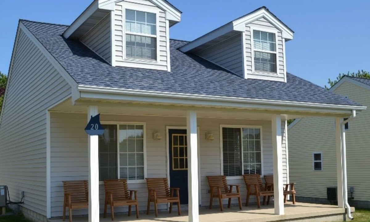 Marblehead House | Marina Breeze 3BR House #20 at South Beach Resort — Bay Views