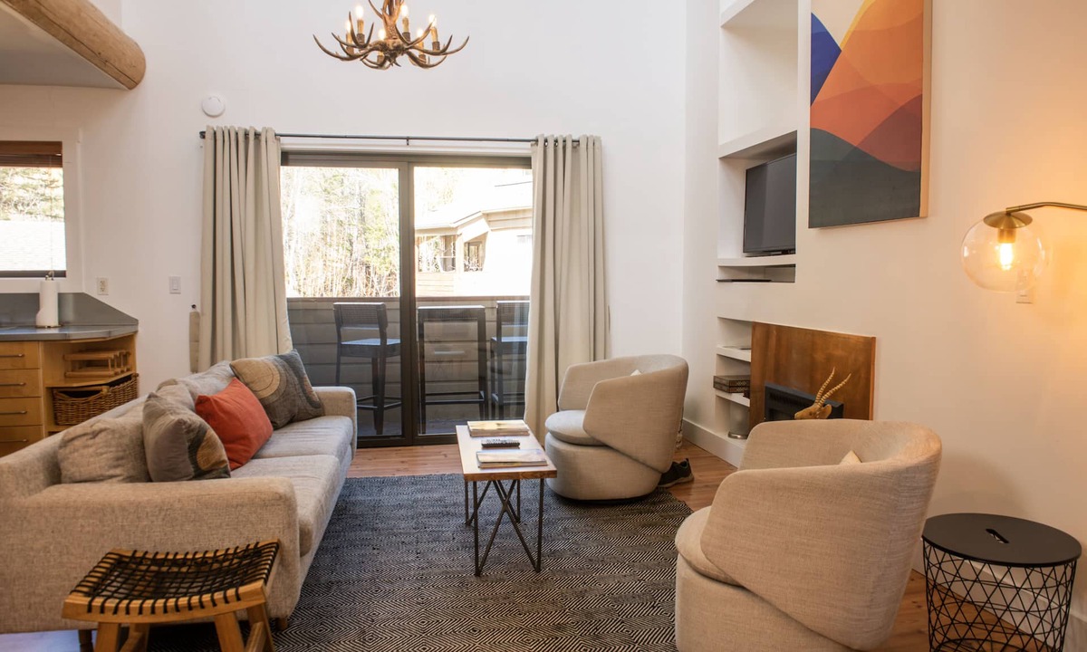 Ketchum Condo | Meadowbrook Condo 9 - Couples Oasis Hideout Prime for Hiking or Bike Path