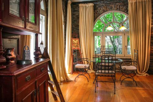Menites Villa | Menites Springs Villa