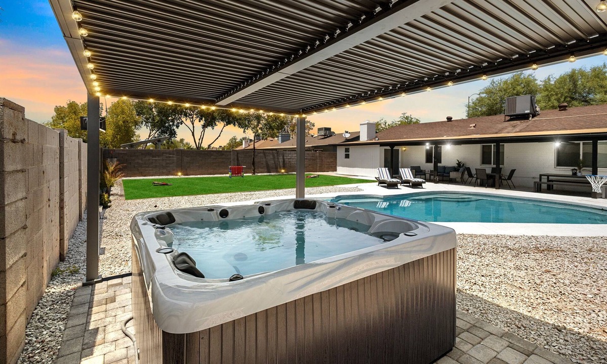 Mesa House | Mesa Magic | Pool & Hot Tub | 10 Min ASU/Gilbert