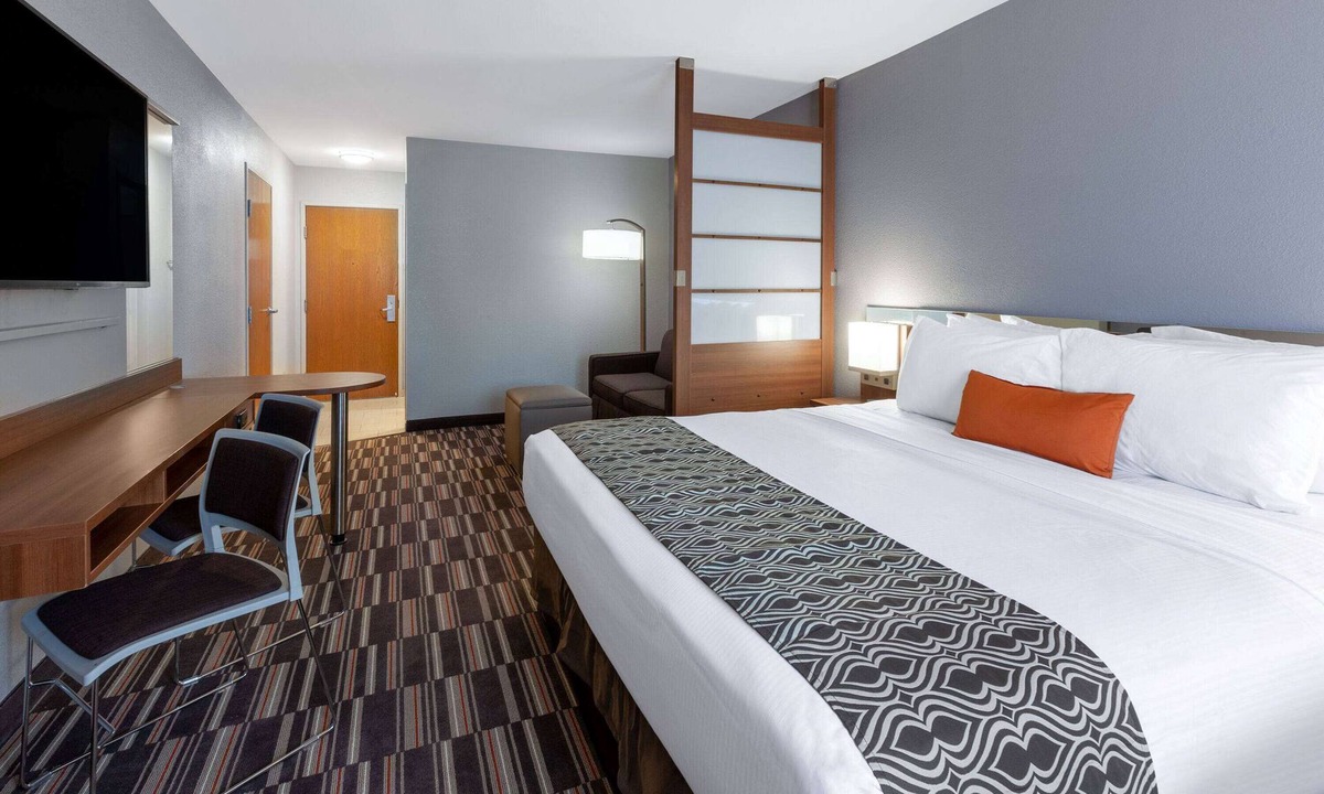 Sunbury Hotel | Microtel Inn & Suites by Wyndham Sunbury/Columbus North