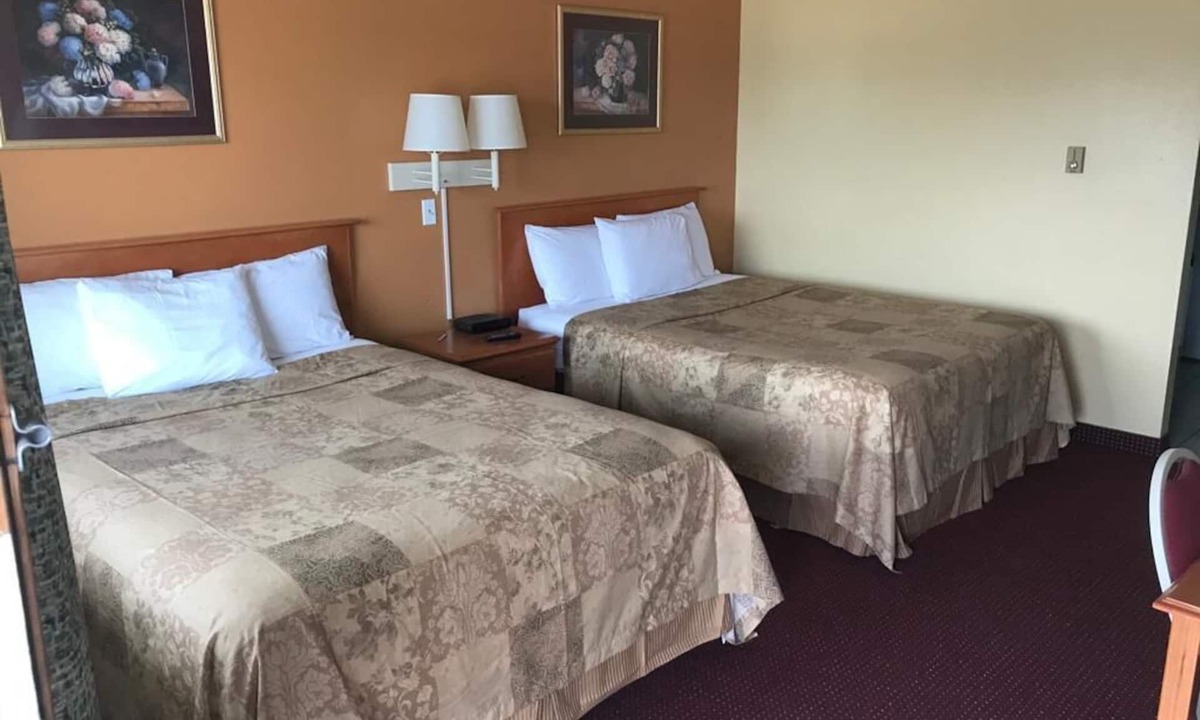 Viroqua Hotel | MIDWAY MOTEL