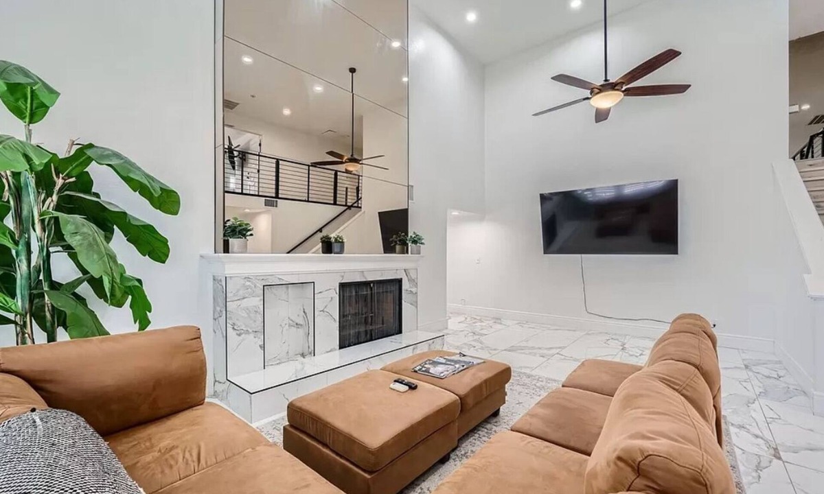 Rainbow Park House | Mini Mansion Moments From It All!